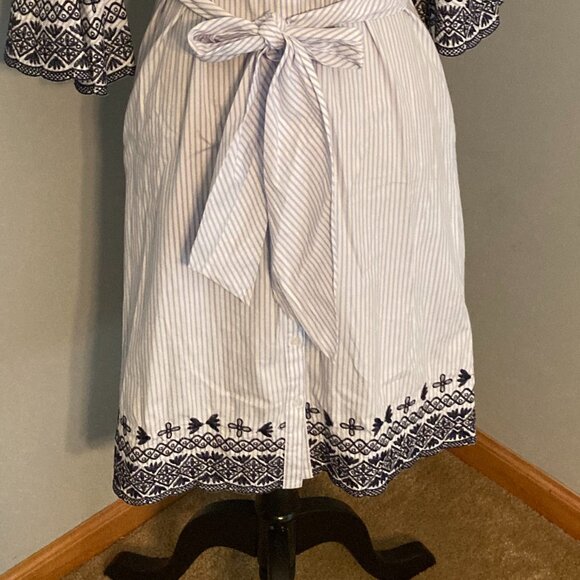 Tahari ASL Dress NWOT Women Size 2 Belted Pin Stripes Embroidered - Picture 6 of 11